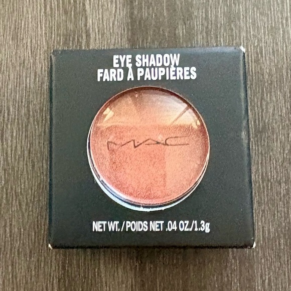 Mac Cosmetics Veluxe Pearl Eyeshadow Expensive Pink Brand New in Box Authentic - Picture 5 of 5